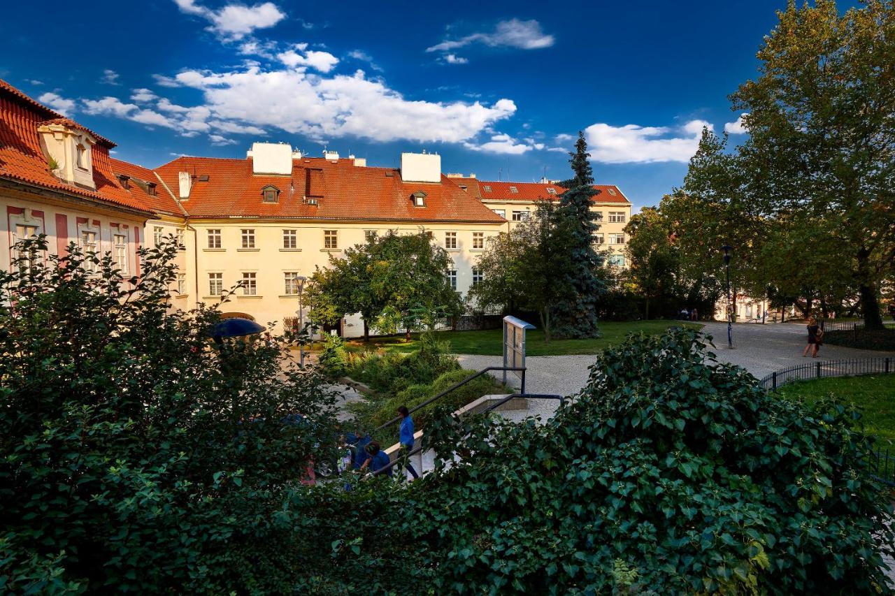 Downtown Suites Mala Strana 布拉格 外观 照片